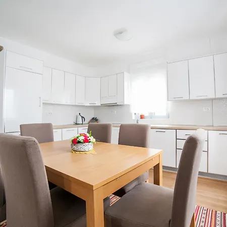 Apartments My Przno Светі-Стефан Екстер'єр фото