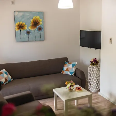 Apartments My Przno Светі-Стефан Номер фото